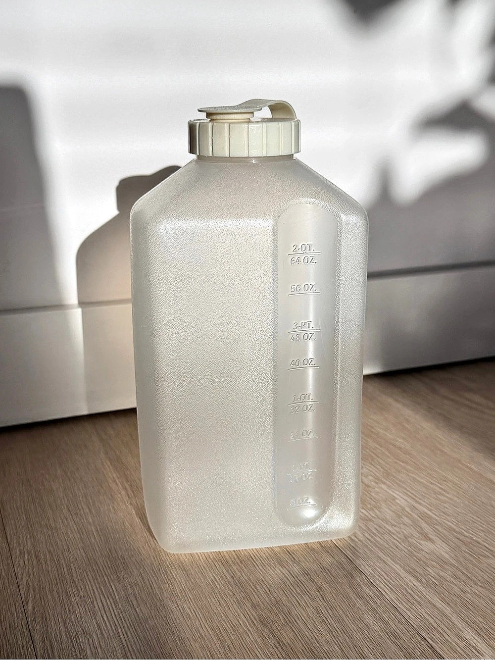 Rubbermaid Vtg 2 Quart 2L Servinβ Saver Clear Drink Container 2468 Almond Lid